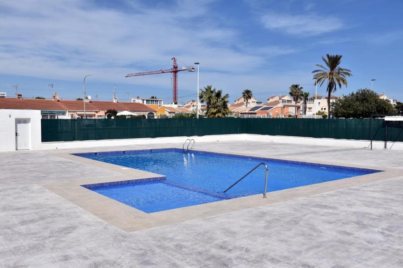 Casa Alex Torrevieja- Holiday House - Con Piscina Comunitaria 外观 照片